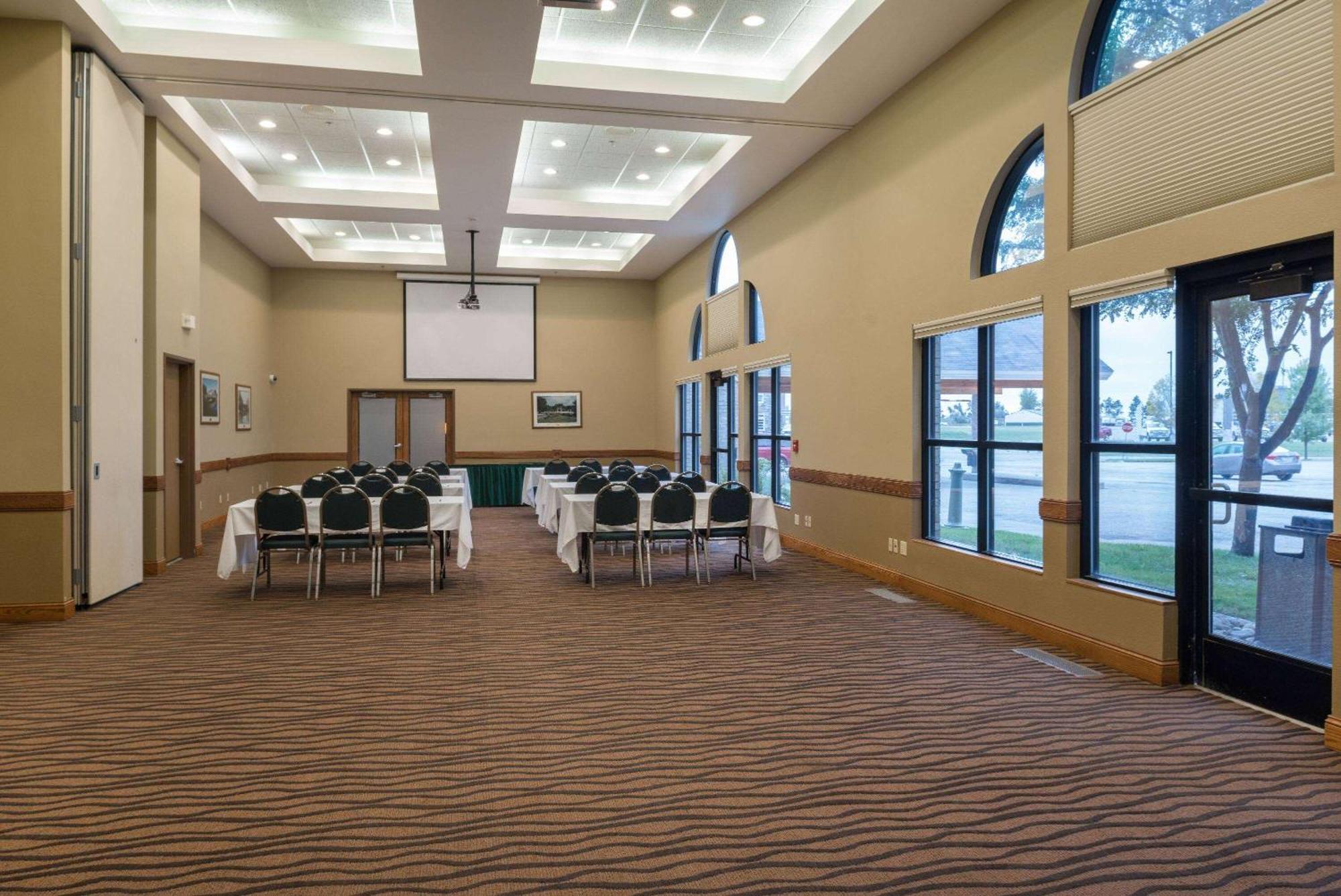 Americinn By Wyndham Valley City Conference Center Экстерьер фото