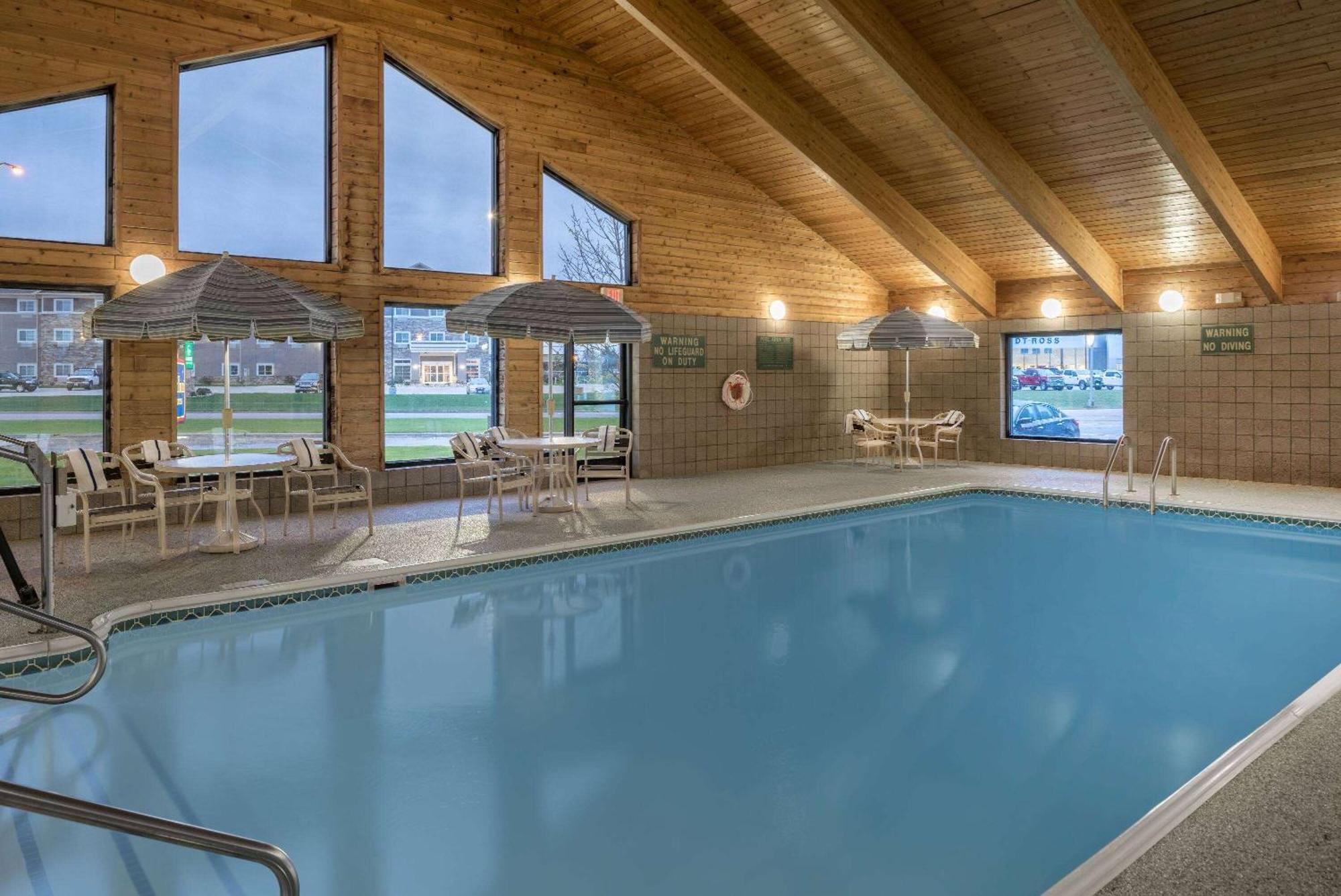 Americinn By Wyndham Valley City Conference Center Экстерьер фото