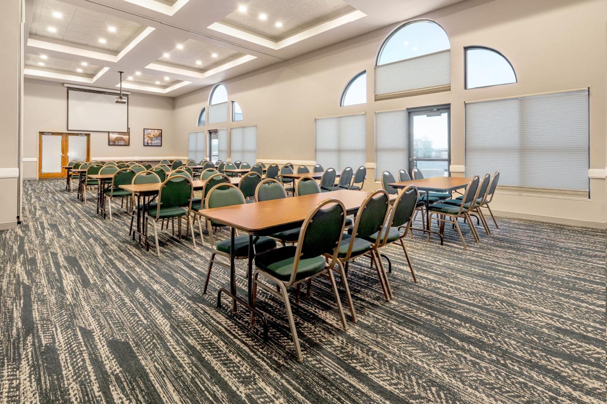 Americinn By Wyndham Valley City Conference Center Экстерьер фото
