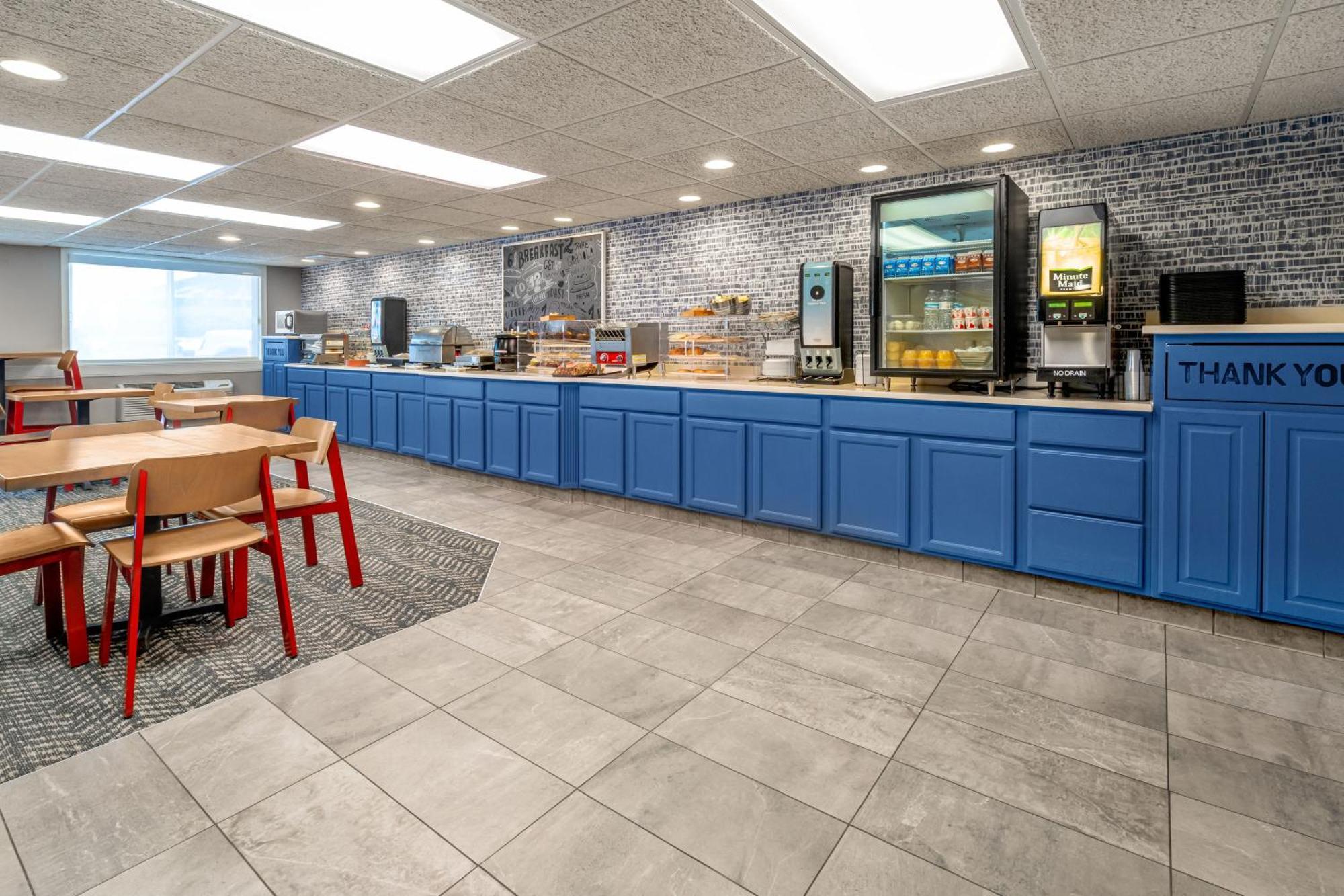Americinn By Wyndham Valley City Conference Center Экстерьер фото