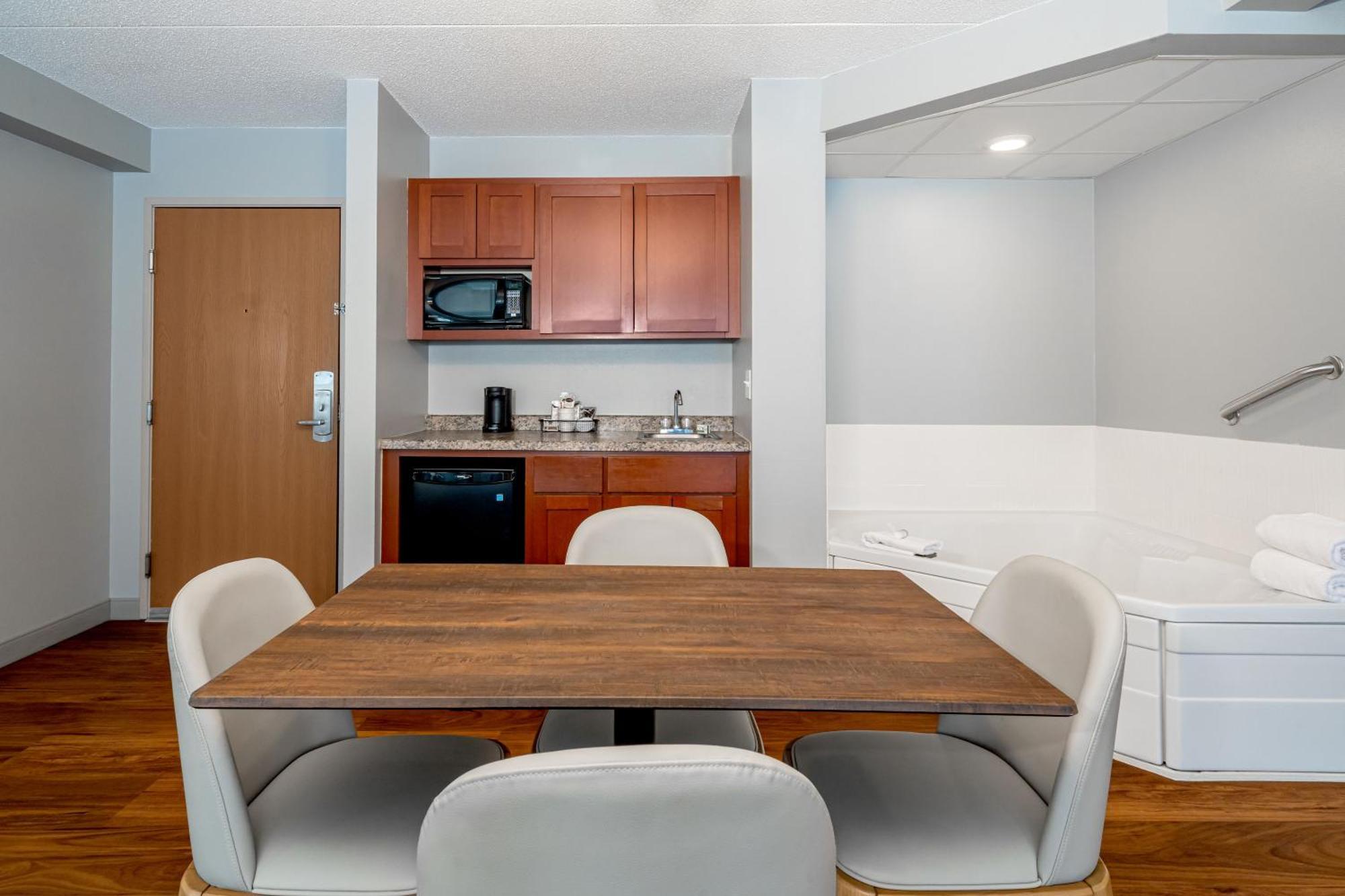 Americinn By Wyndham Valley City Conference Center Экстерьер фото