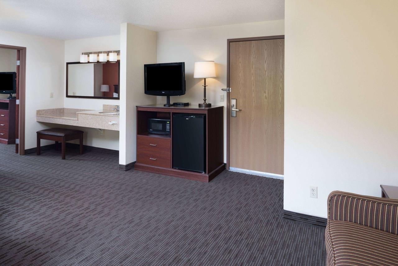 Americinn By Wyndham Valley City Conference Center Экстерьер фото